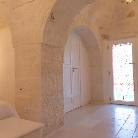 Masseria Carperi Trullo فيلة تْشيستيرنِنو